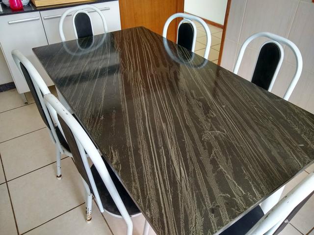 Mesa com tampo de mármore - Foto 2