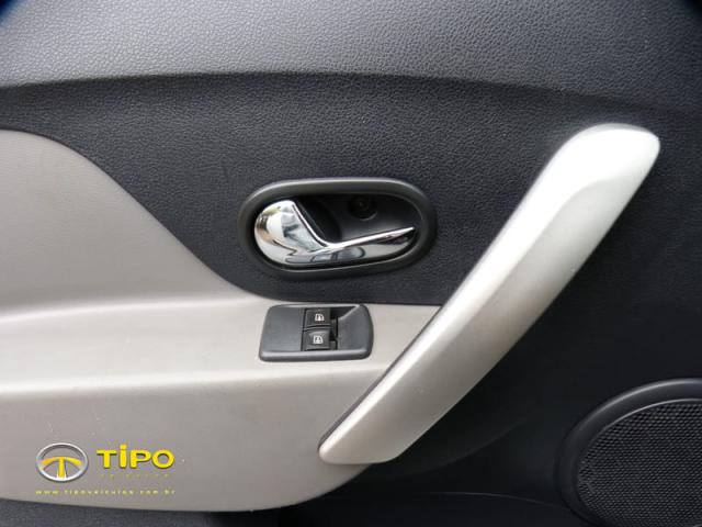 RENAULT LOGAN EXPRESSION 1.6 2018 - Foto 16