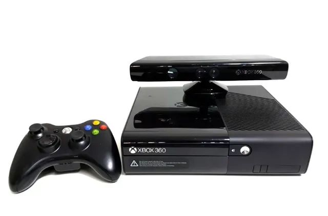 Microsoft Xbox 360 Super Slim 4gb Standard Desbloqueado + Kinect + 2  Controles + 1 Jogo