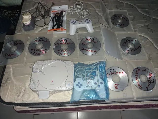 PS1 FAT DESBLOQUEADO 2 CONTROLES NOVOS TODOS OS CABOS MAIS JOGOS -  Videogames - Aparecida De Goiânia 1253053581