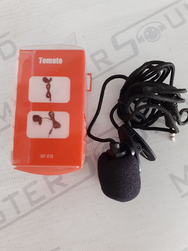Microfone de lapela. Tomate. Novo.