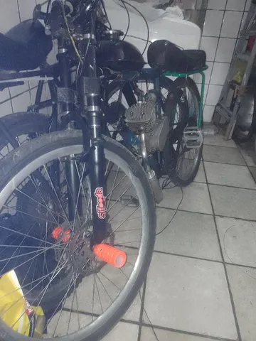 ROLÊ E MUITO GRAU DE BIKE MOTORIZADA NA CIDADE 