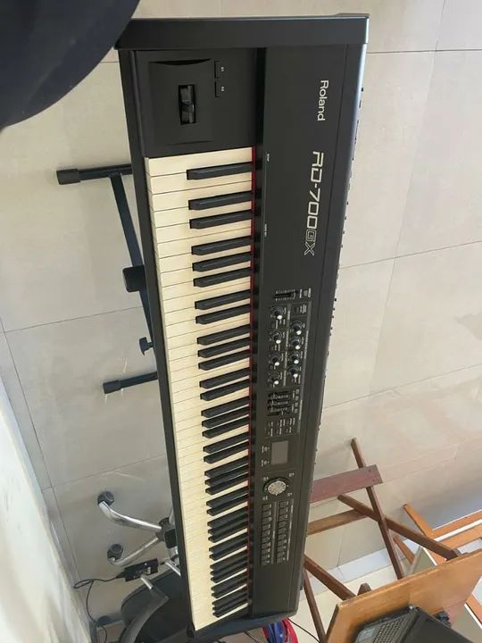 Teclado Roland RD-700GX - Instrumentos musicais - Ceilândia Norte  (Ceilândia), Brasília 1335896434 | OLX