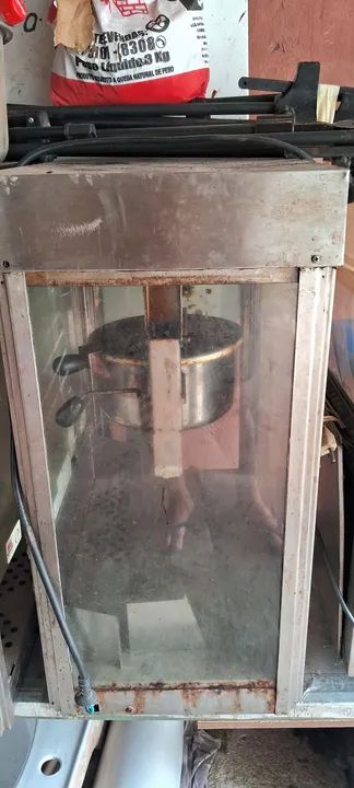 2 Máquinas de Pipoca Industrial e 1 suqueira