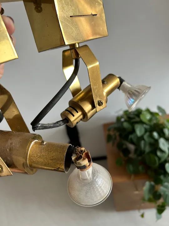 Lustre Art Deco Focal de Metal Dourado Teto - Foto 3