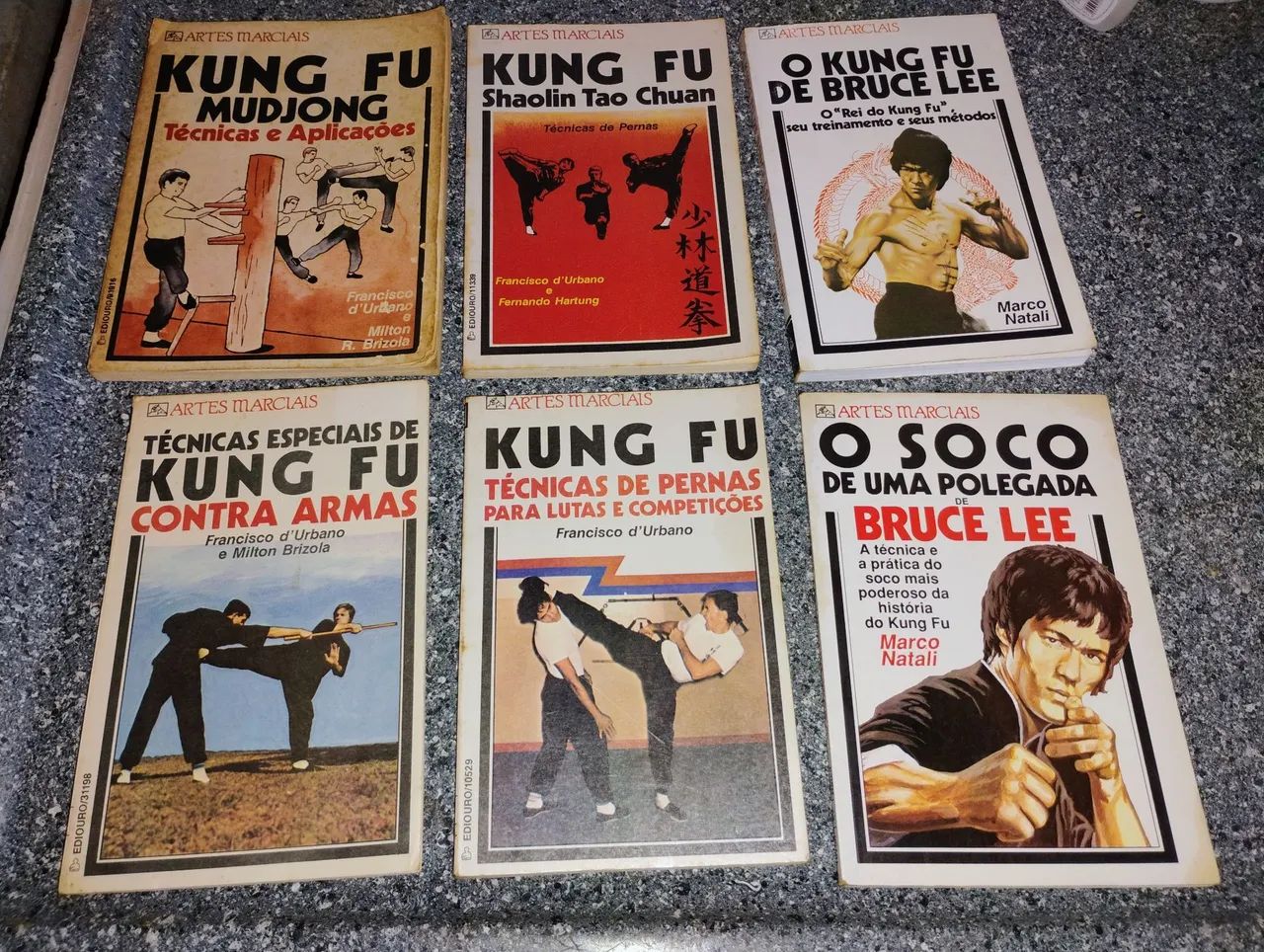Livro de Artes Marciais / preço por unidade 