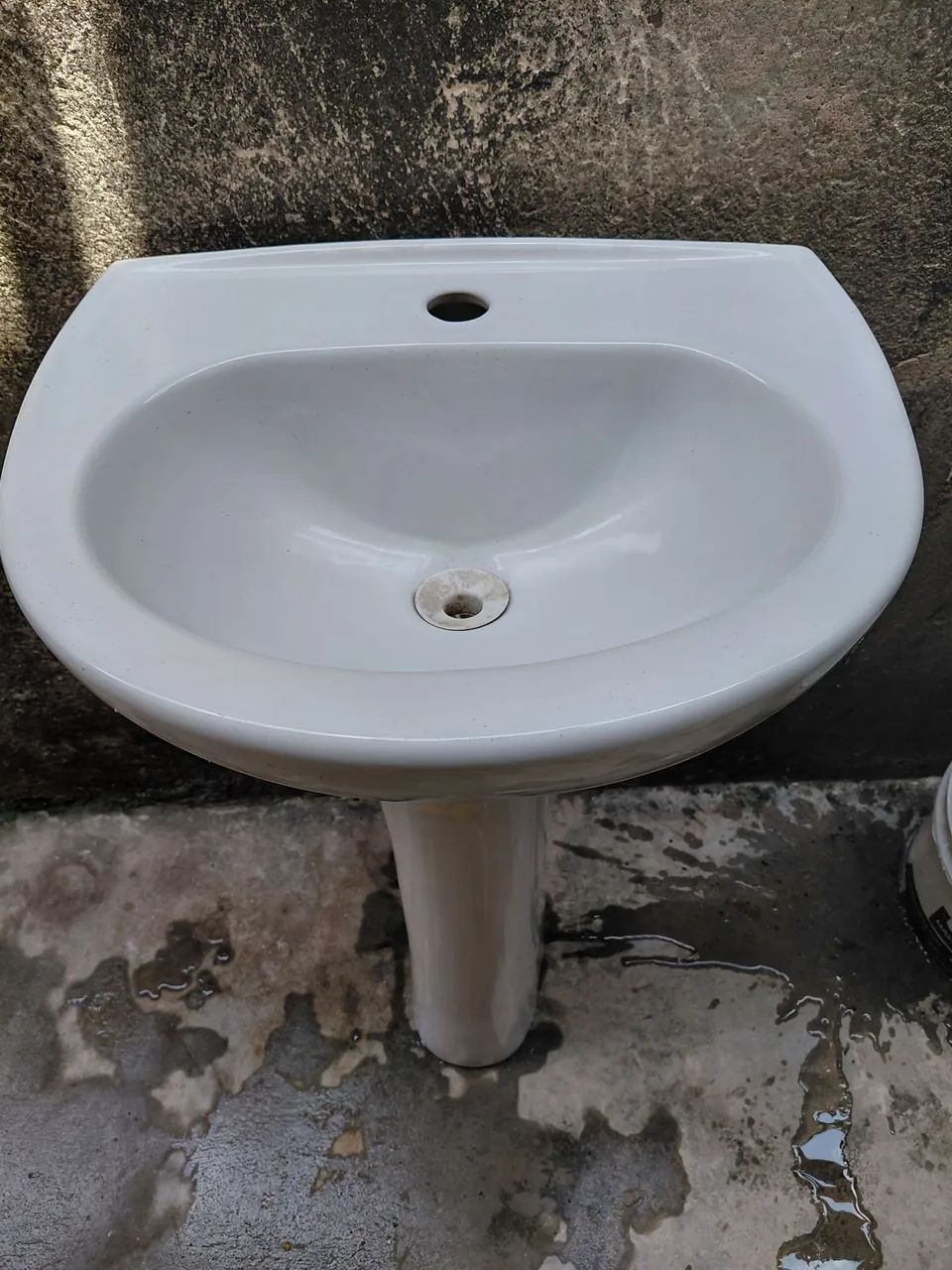 Enamel sink64330447143555121