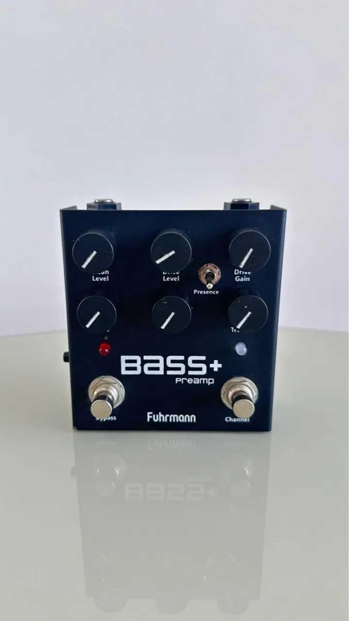 Pedal de Preamp para Baixo - Bass + Fuhrmann