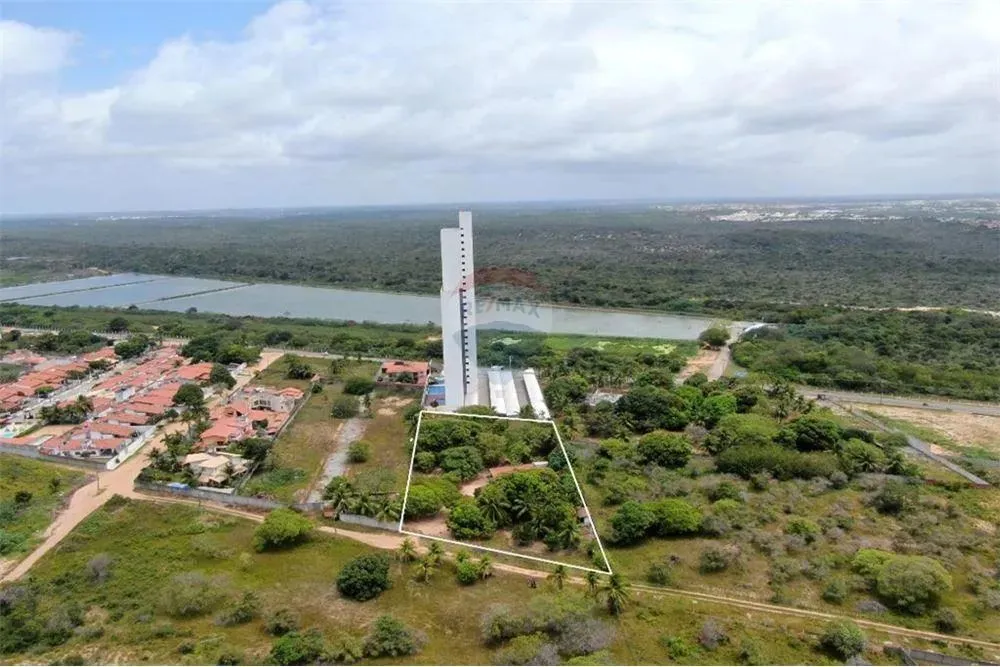 Terreno com 4500m², em Ponta Negra