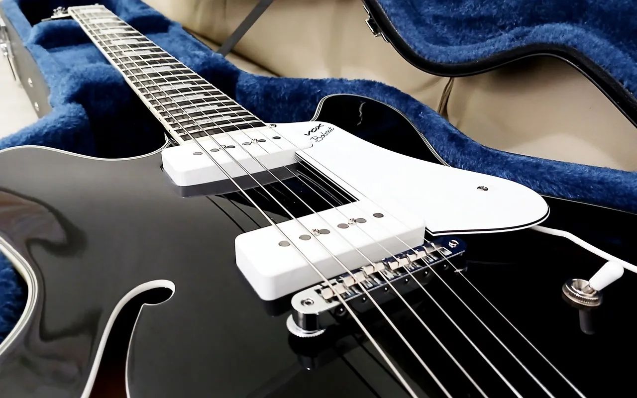 Guitarra Vox Bobcat V90 Black Korea Seminova + Hard Case - Foto 2