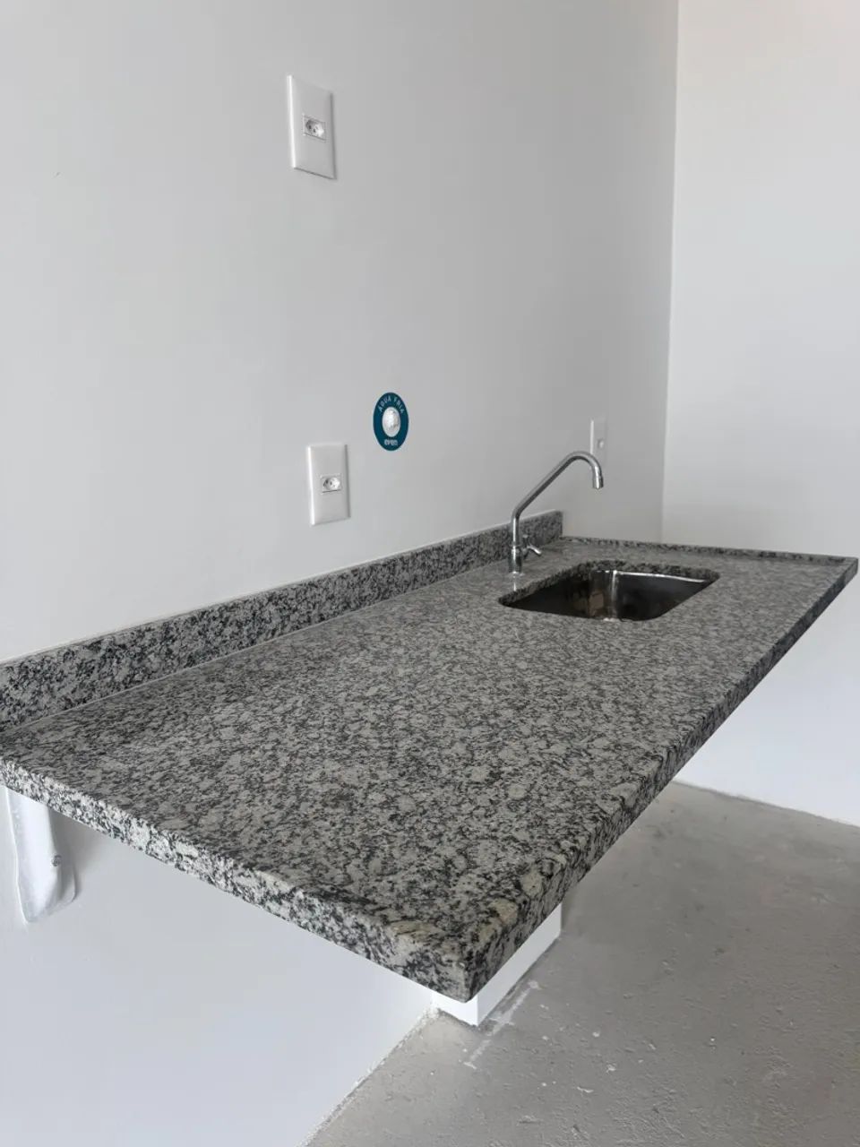 Pedra Cinza Corumbá + Cuba + Torneira 