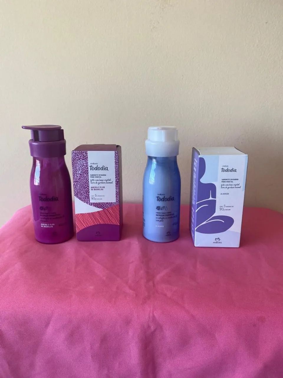 Kit hidratante e caixas de sabonetes, Natura 