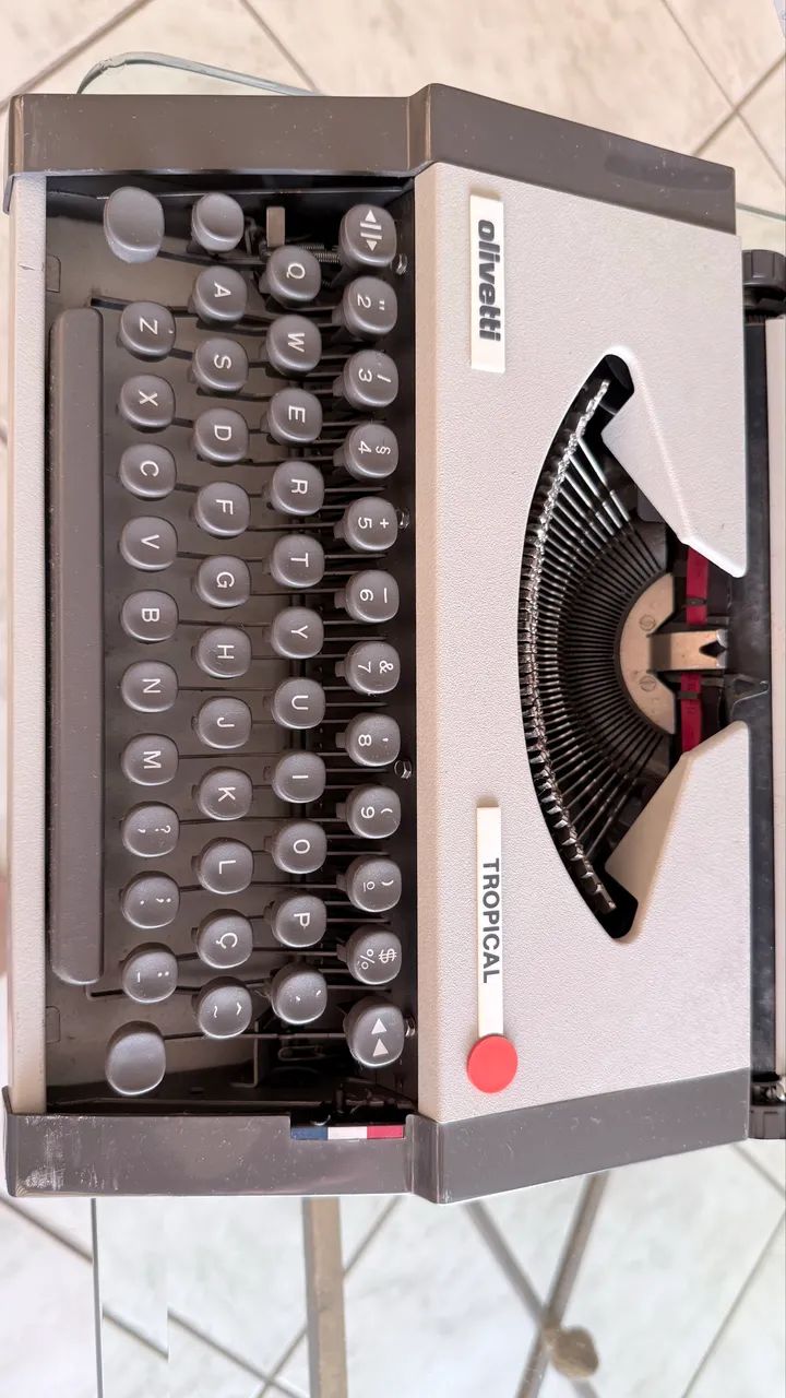 Maquina de escrever - Foto 4