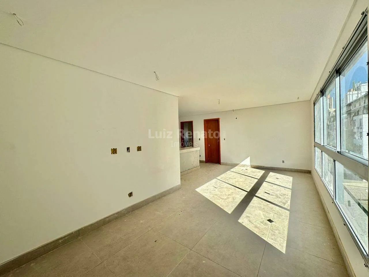 Apartamento com 02 quartos(suíte) no bairro Funcionários