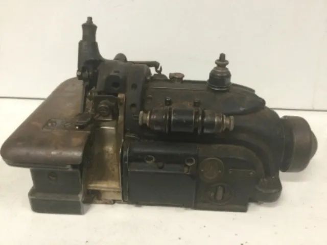 Máquina de costura antiga e super raro singer