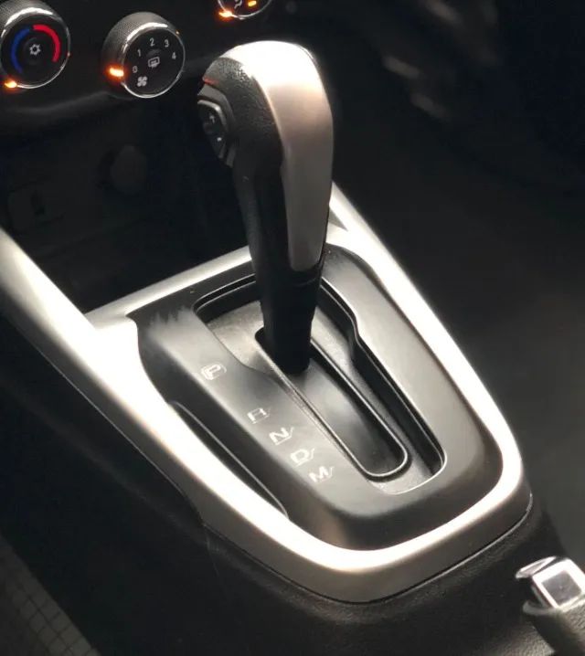  Onix 1.4 Automático 2019 Active Flex, Completo, MyLink, Camera de Ré, Sensor de Est. e Ma - Foto 5