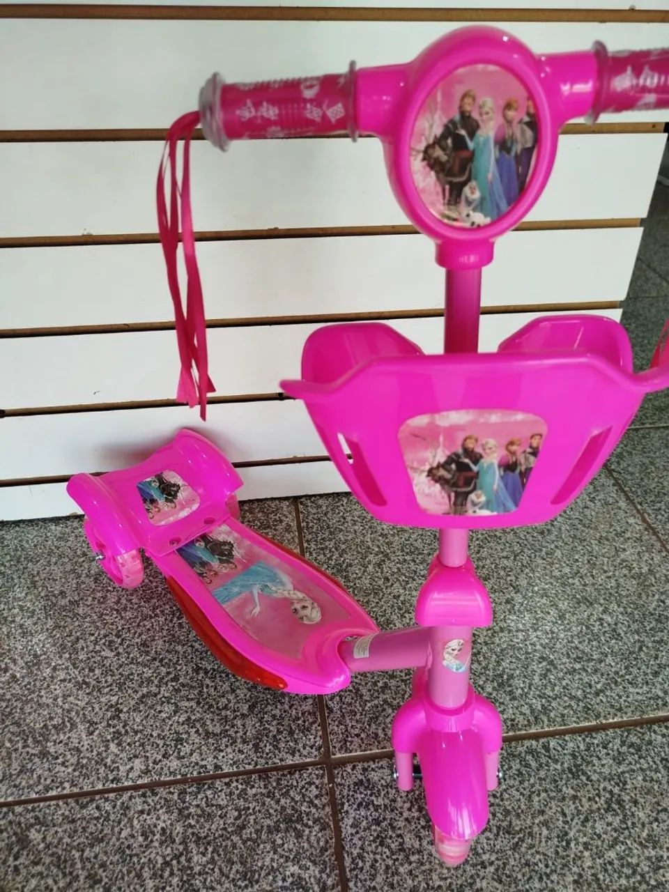 PATINETE MUSICAL FROZEN COM AS PILHAS INCUSAS  - Foto 2