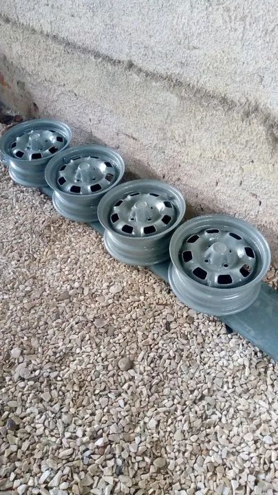 Jogo de rodas de ferro do Chevette antigo relíquia raridade 