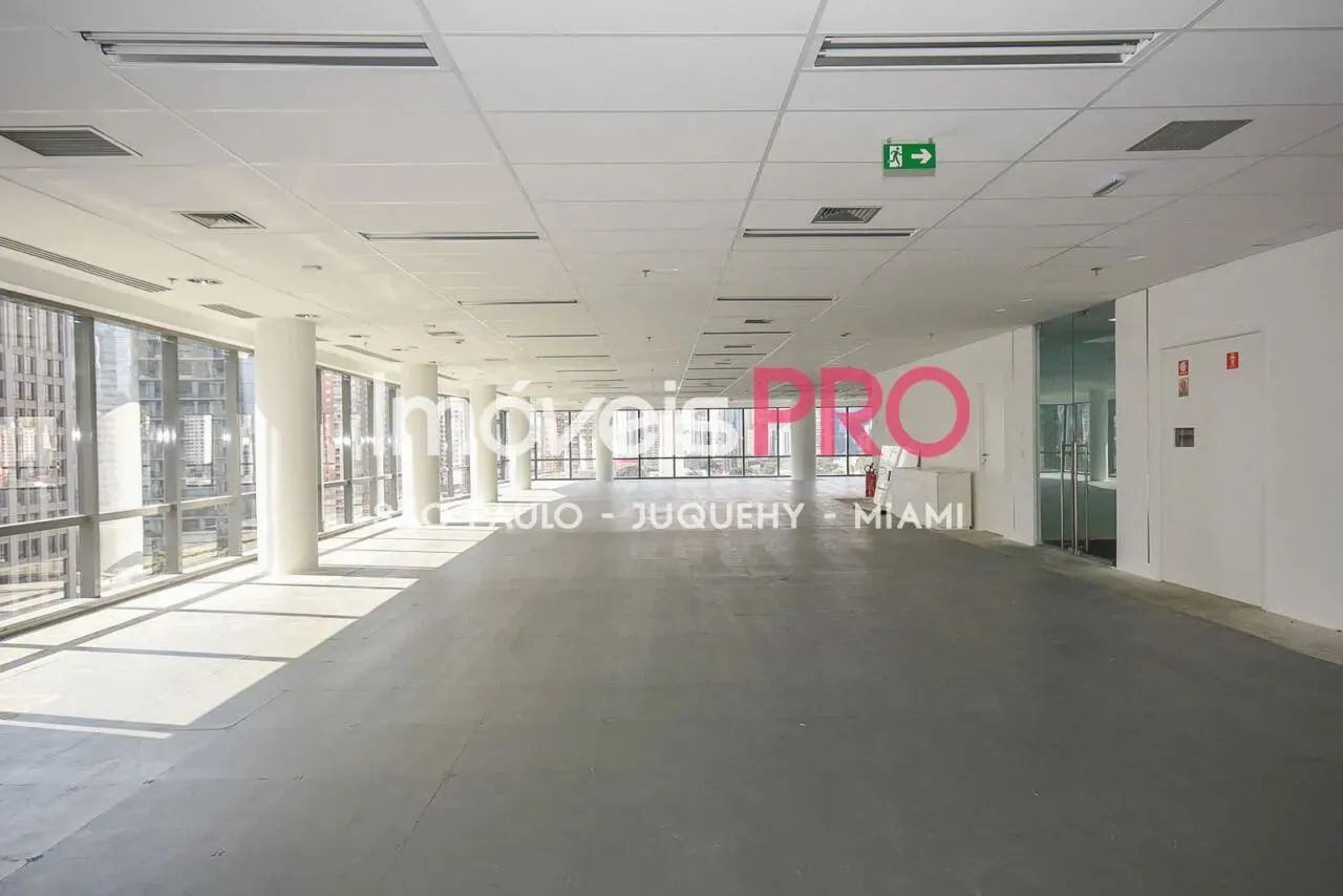 Laje corporativa com 1.400m² na Faria Lima ao lado da Baleia