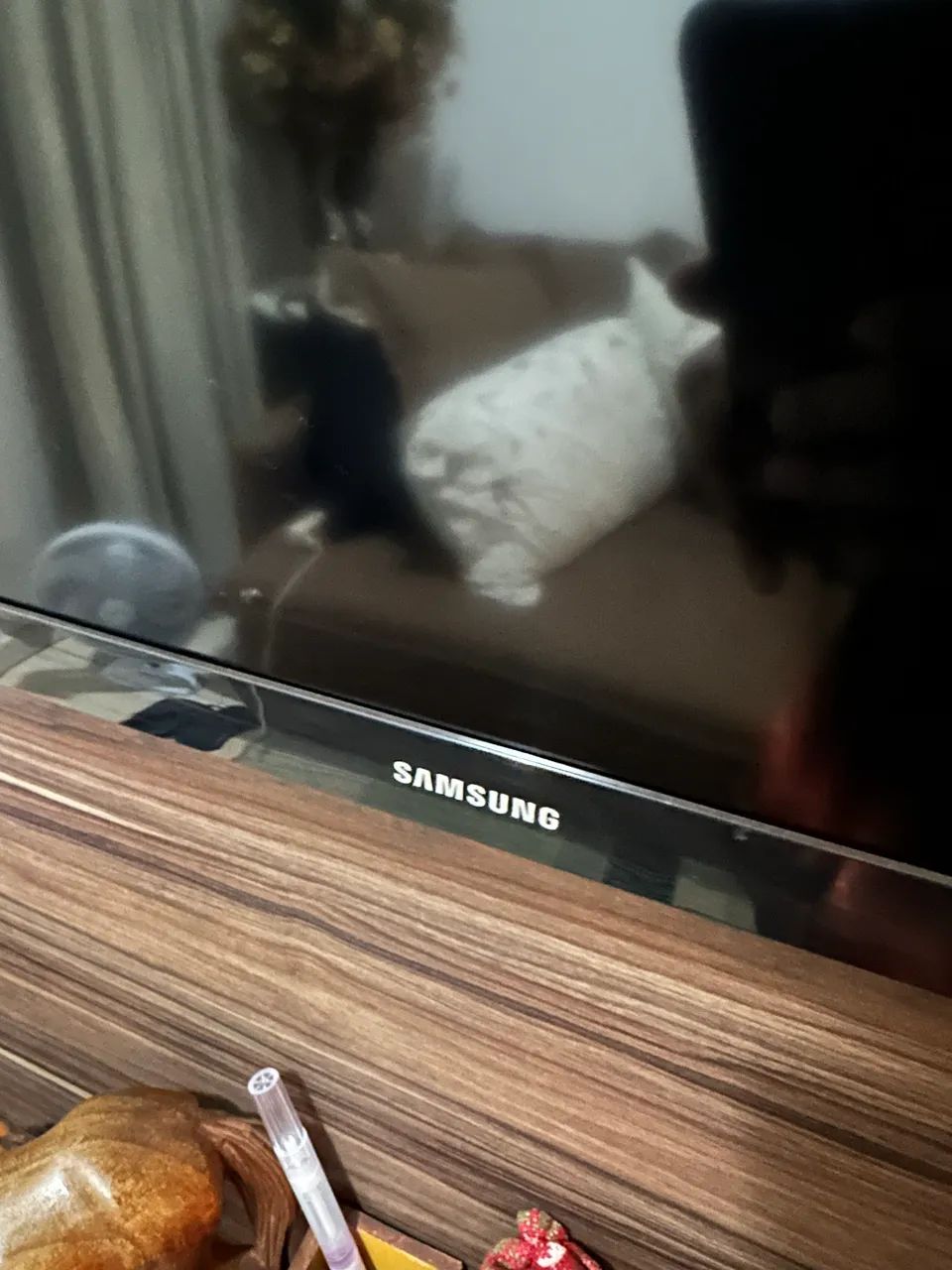 32" Samsung Smart TV with Wide Panel64595545104387123