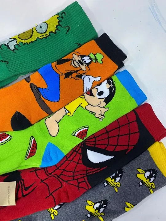 Meias com vários desenhos