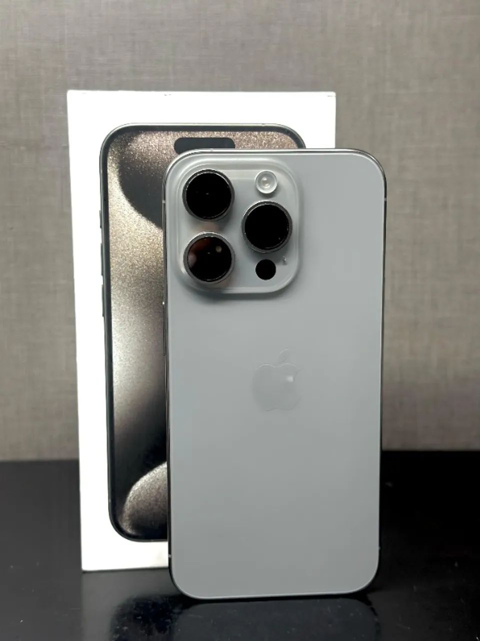 iPhone 15 Pro 128GB 89% Bateria Natural Titanium Possui caixa