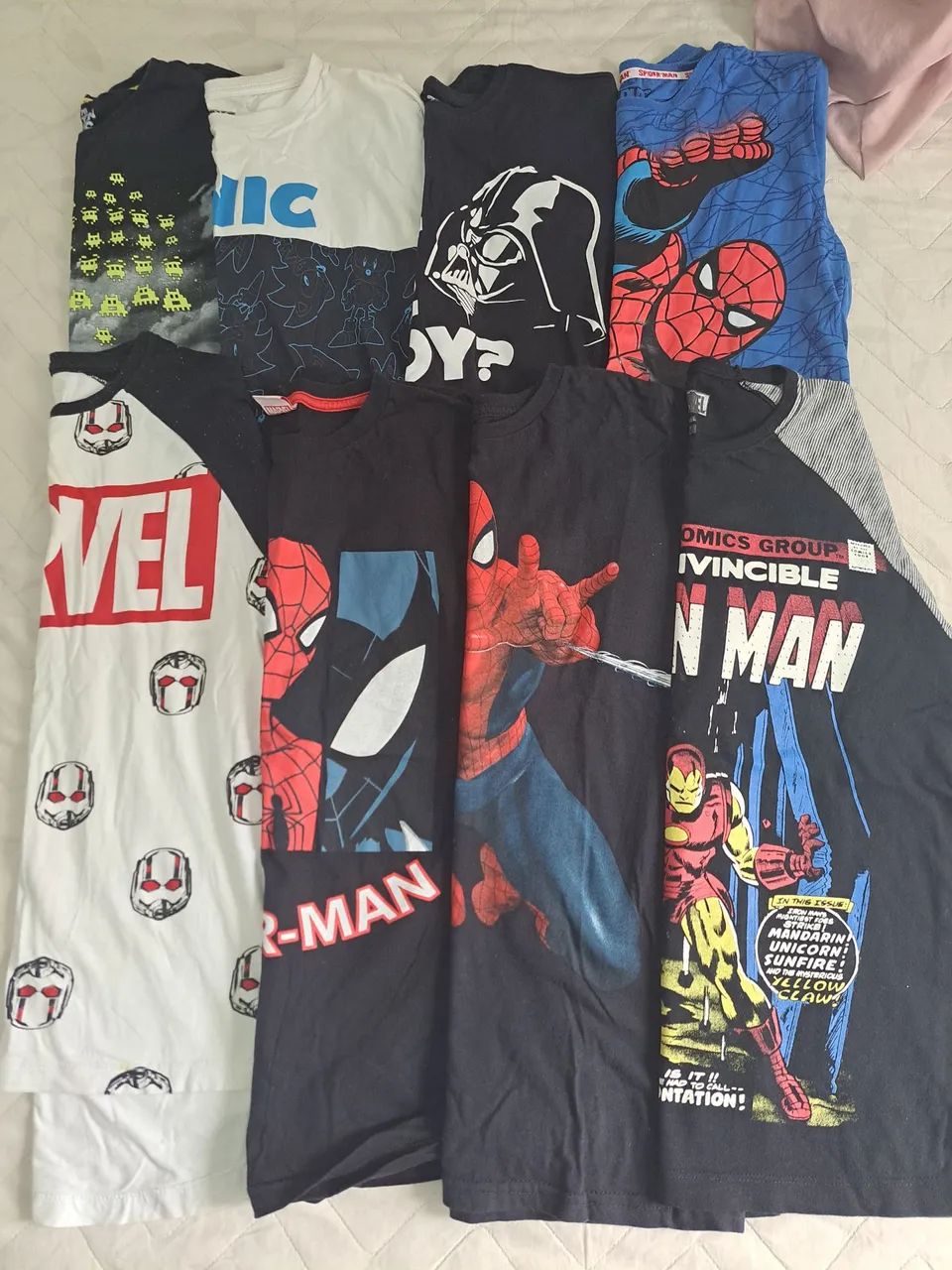 Lote de 8 Camisetas de Super Herói - Tamanho 12