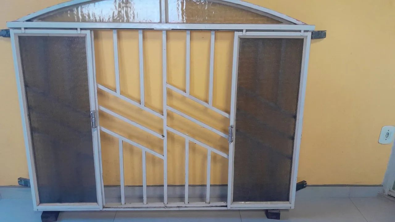 Porta/Janela de Vidro com Grade - Foto 5