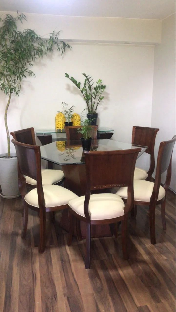 Conjunto mesa e cadeiras + aparador  - Foto 5