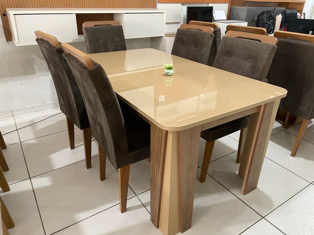 Mesa de jantar 6 lugares tampo de vidro 