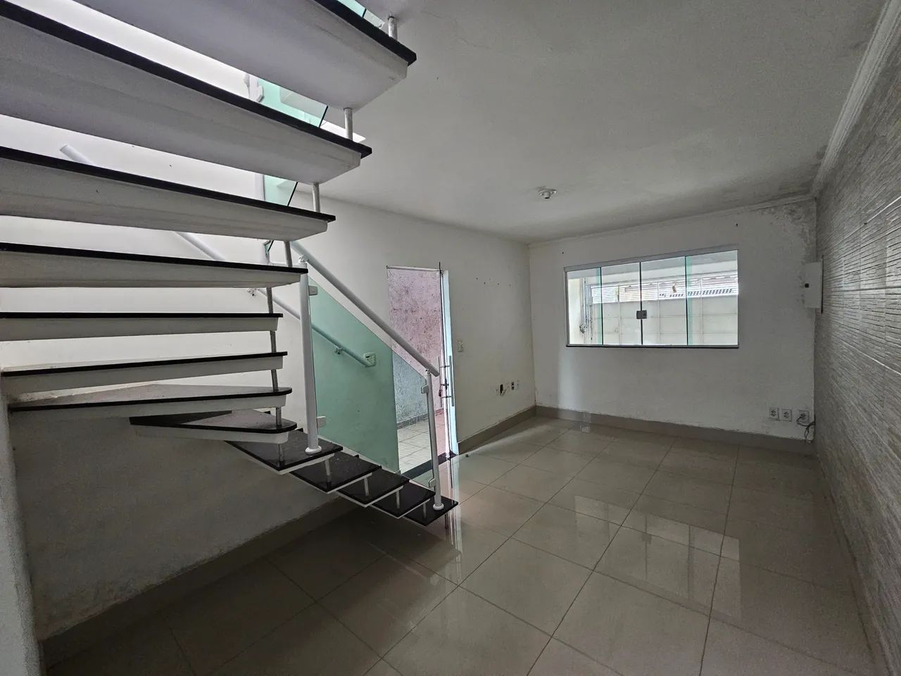 Vende ou aluga linda casa , bairro Jardim Camila, 4 dormitórios, sendo 1 suíte, 189 m², 2  - Foto 2