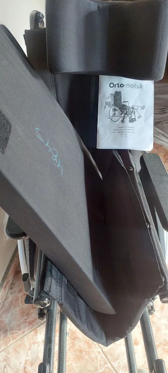 Cadeira de Rodas Nova , para pessoa até 2.000 altura.