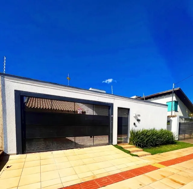 Casa com 3 quartos à venda, 165m² - Vila Carlota
