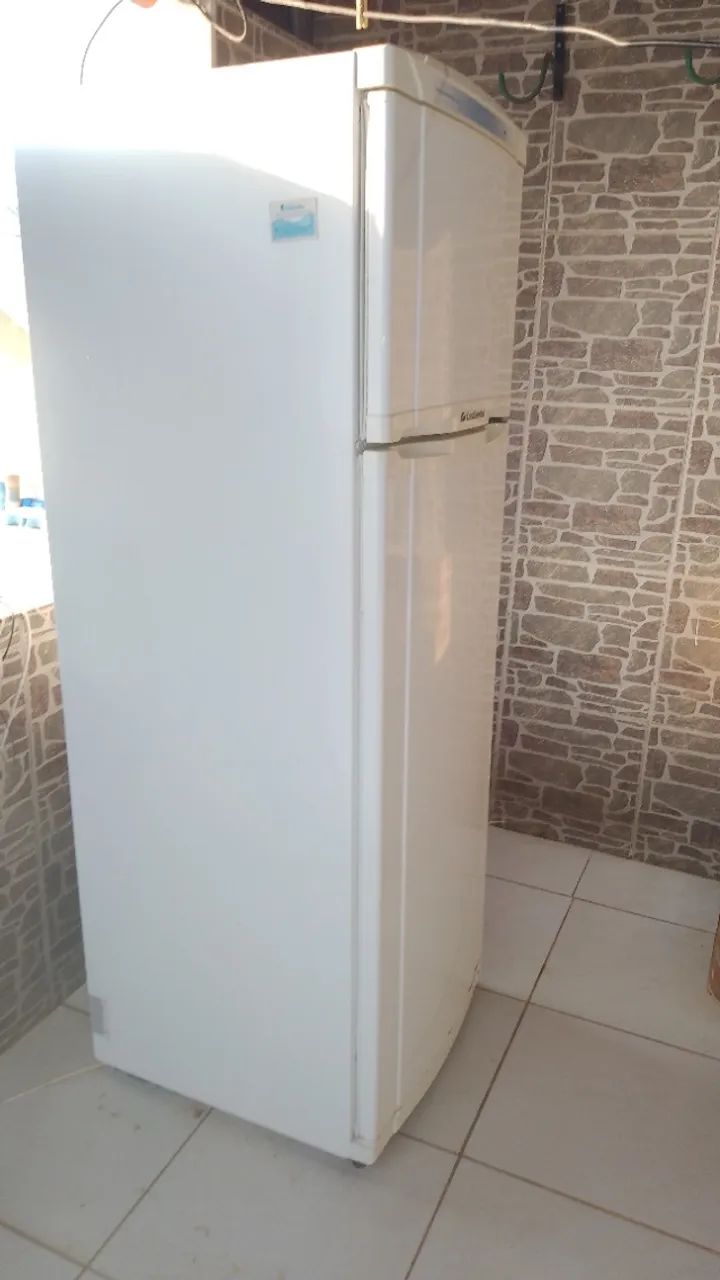 Vendo Geladeira Duplex Continental 370