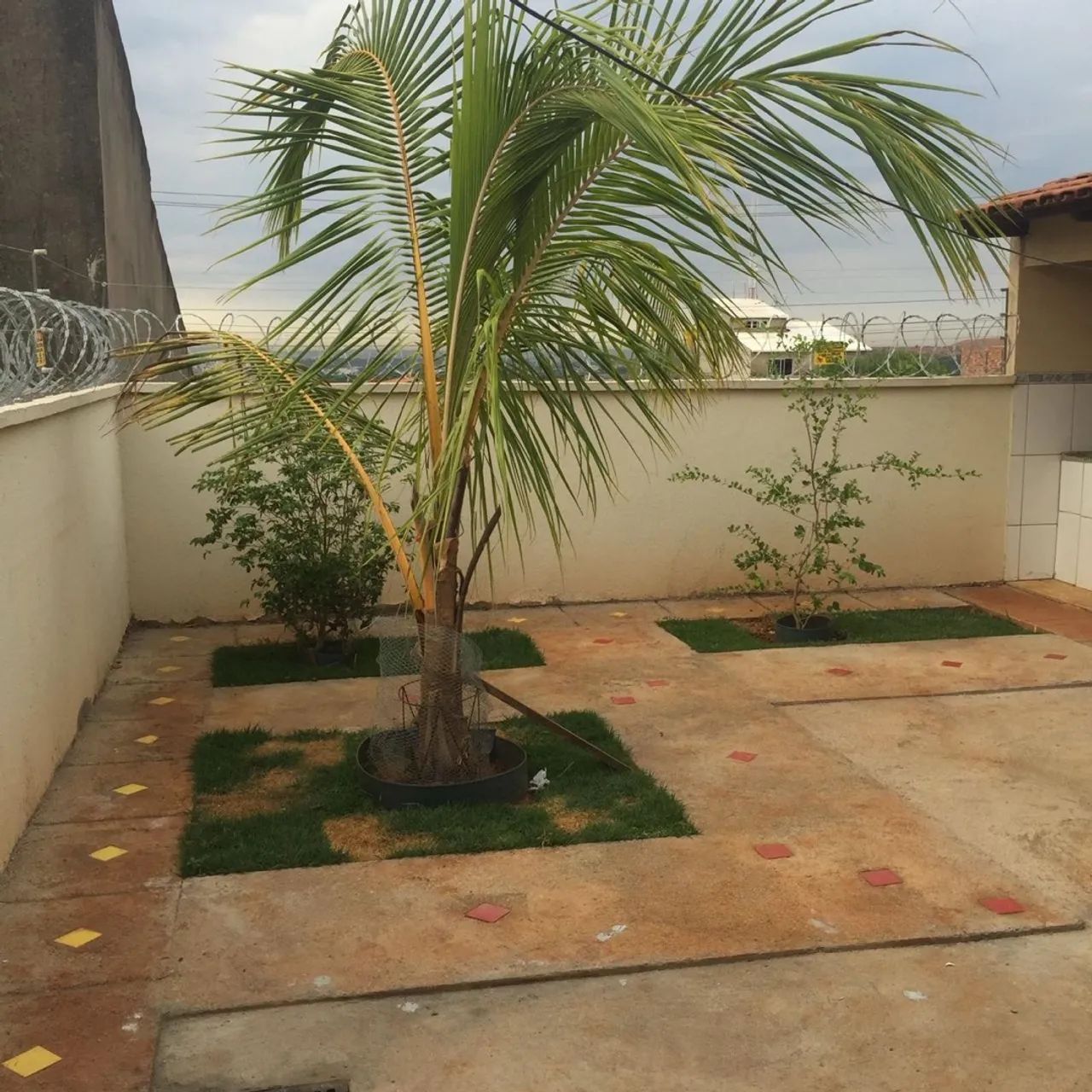 Casa +barracão 375.000 aceita carro no pagamneto Sollar ville 