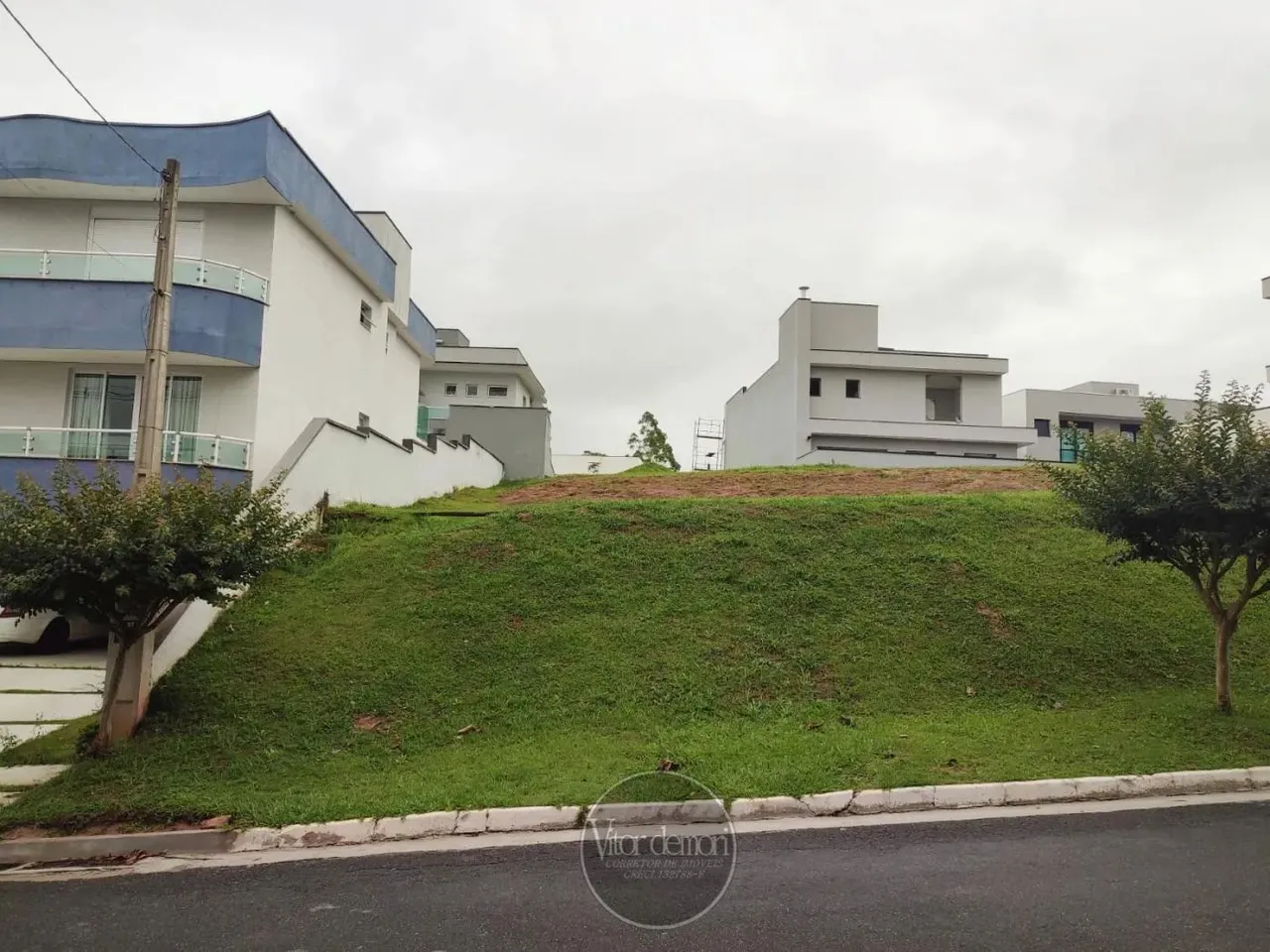 Terreno no condomínio Mosaico da Serra em Mogi das Cruzes