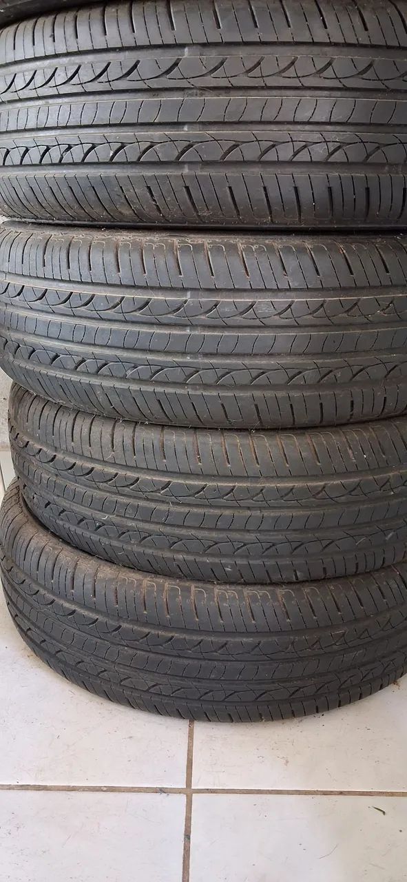 Vendo 4 pneus 175/75 R13 novos <br>Zero