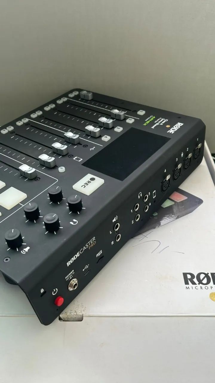 RØDE RØDECaster Pro - Mesa de Podcast Profissional - Foto 3