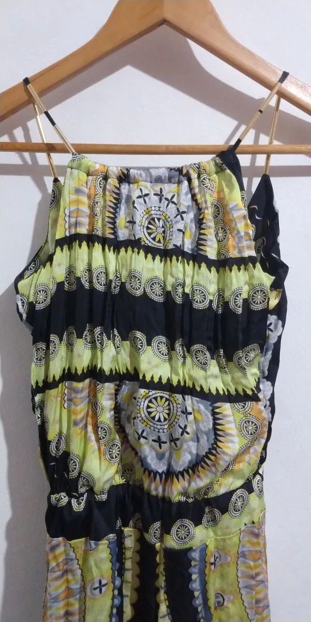 Vestido estampado com alças finas