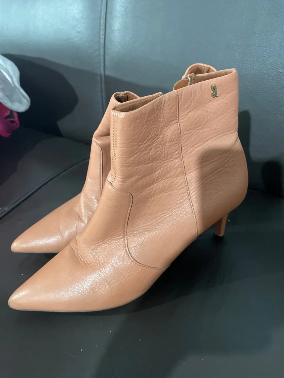 Botas de salto fino marrom