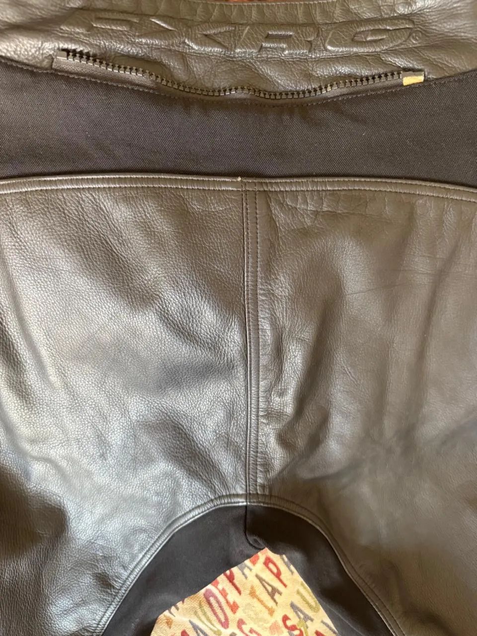 Calça couro Harley Davidson 