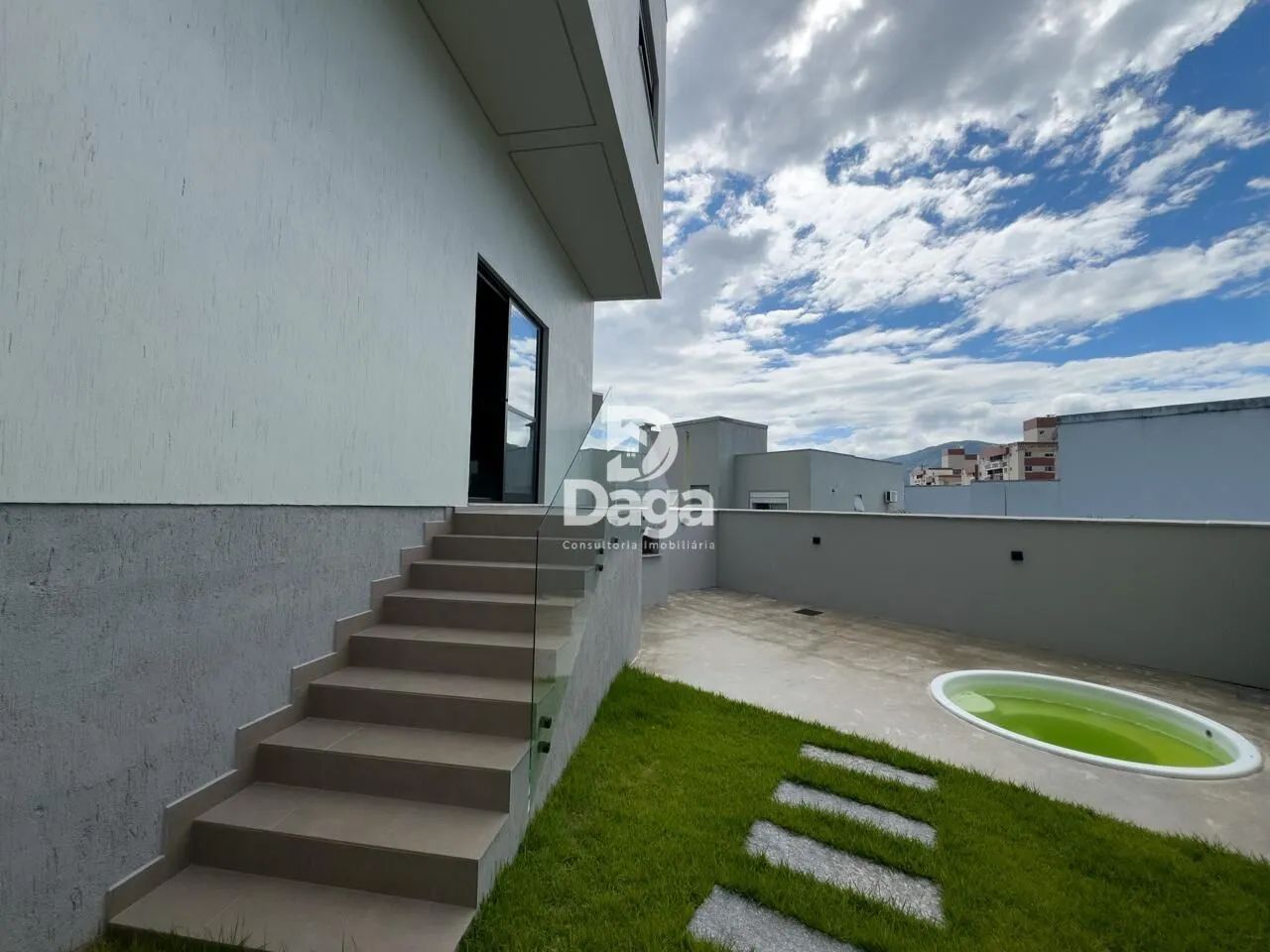 Casa 3 dormitórios, sendo 3 suites - Corrego Grande - Foto 4
