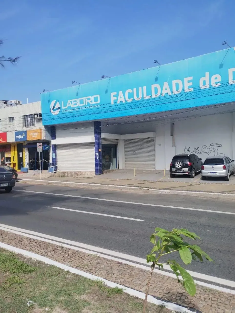 Prédio com 1.000 m², mezanino, prox. Banco Itaú, São Francisco.