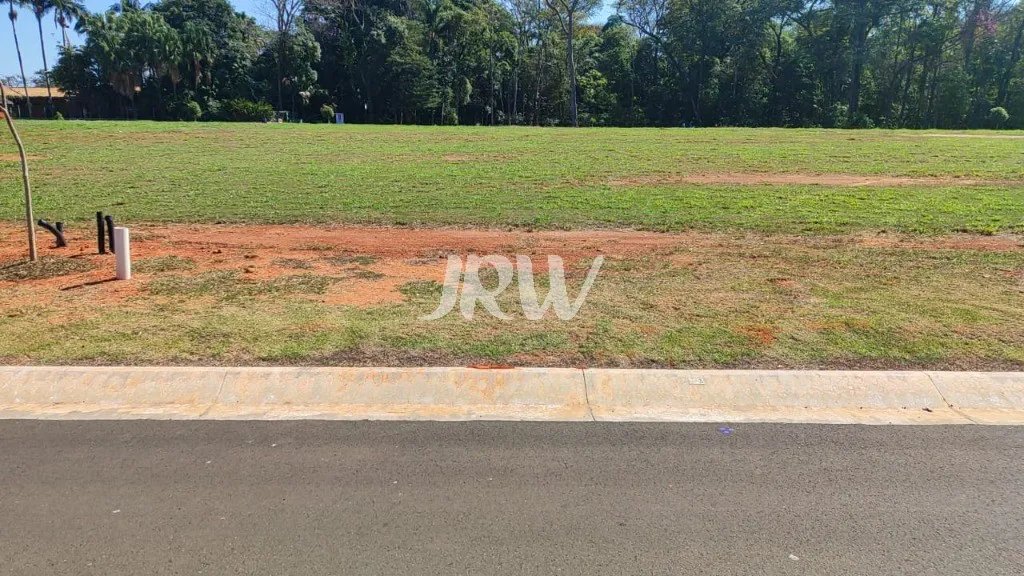 TERRENO NO CONDOMÍNIO FECHADO VILLA SAPEZAL NA CIDADE DE INDAIATUBA