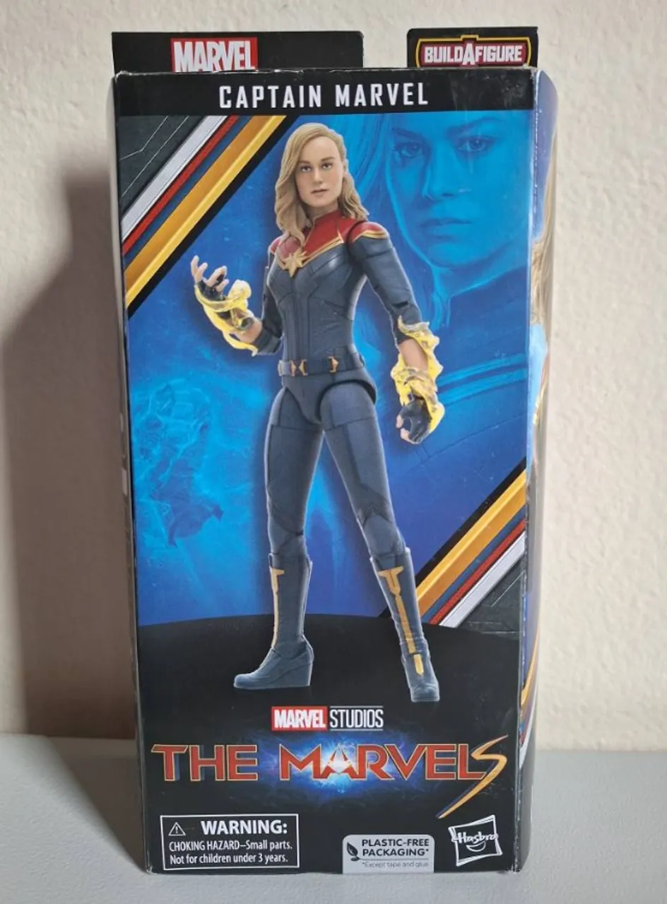 Captain Marvel -The Marvels -Marvel Legends (Totally Awesome Hulk BAF)