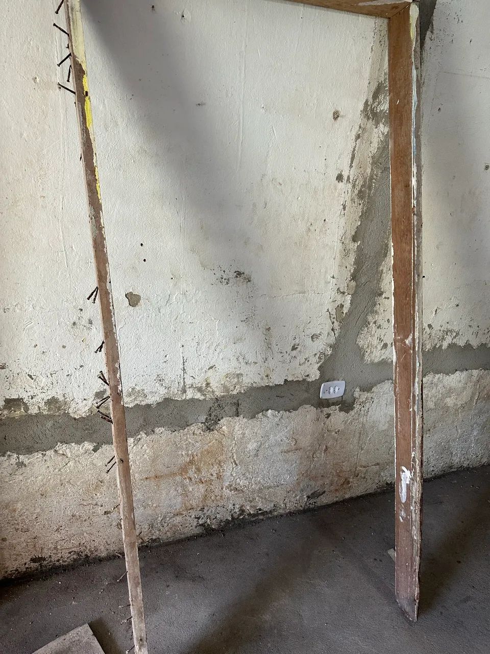 Door threshold measuring 1.0 x 2.10 m64717311433603123