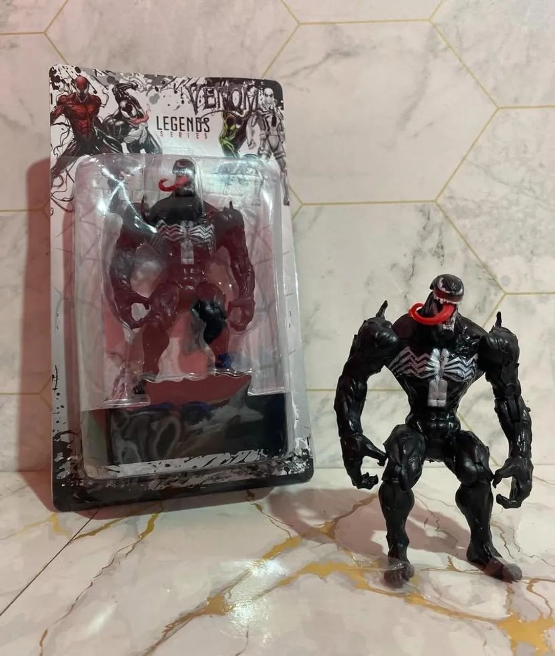 Boneco venom