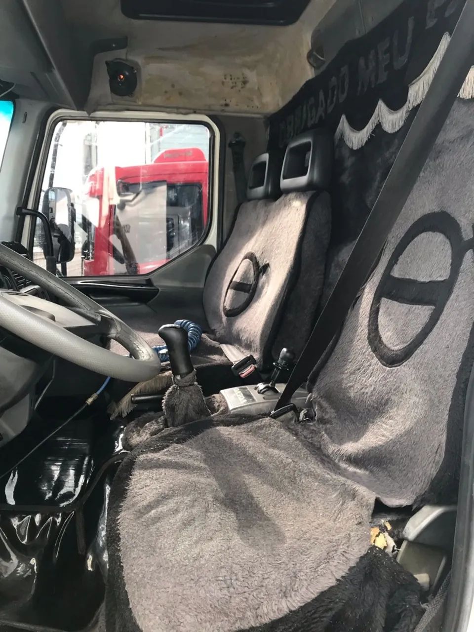 CAMINHÃO VOLVO VM 210 / ANO (2004)  - Foto 9