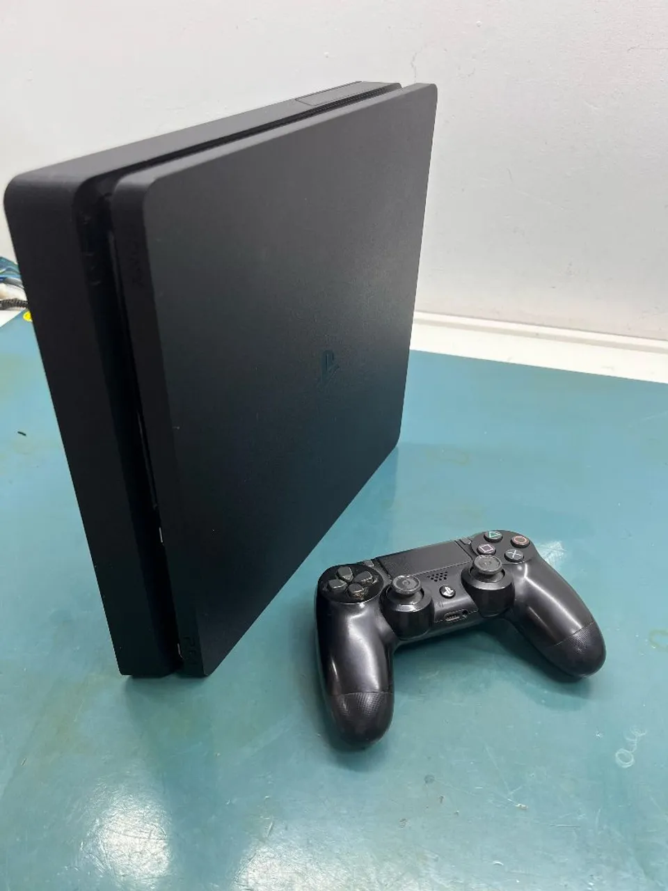 PlayStation 4 Slim - Console de Vídeo Game