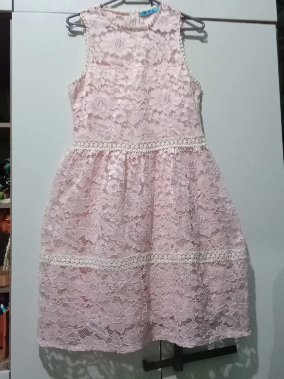 Vestido Rosa de Renda Delicado